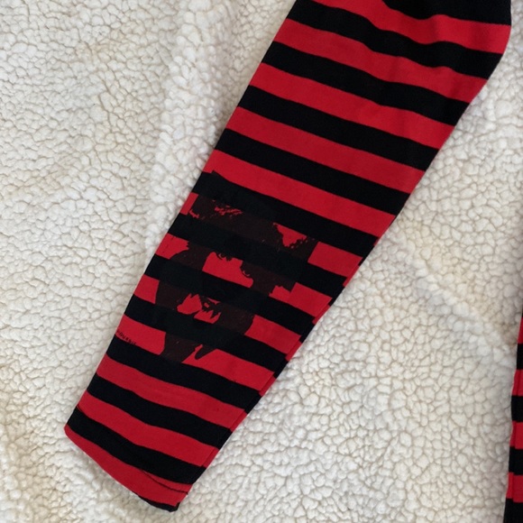 No name brand long sleeved shirt with detailed prints - Picture 4 of 6